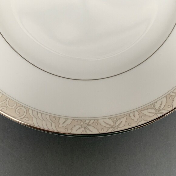 Royal Doulton Cashmere Bread and Butter Plates Fine White Lot of 4 - Picture 8 of 8